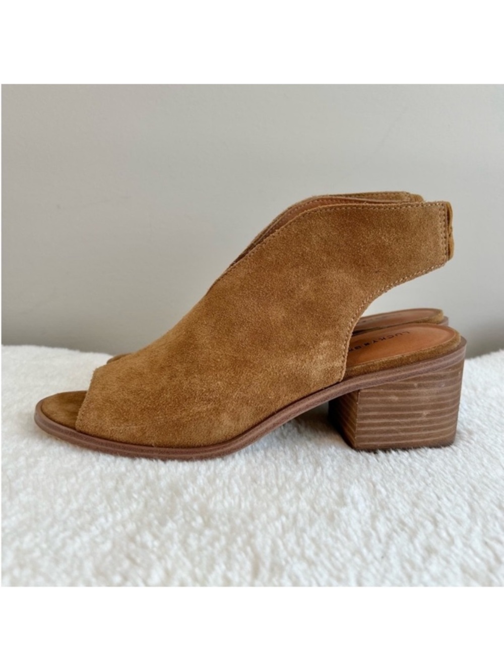 Lucky Brand Women's Tan Suede Open-Toe Block Heel Sandals